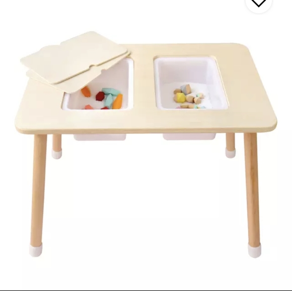 Kids Sensory table. Comes with two white bins - Picture 4 of 5